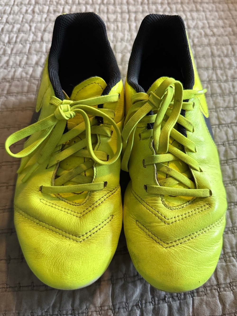 Nike Youth Neon Yellow Soccer Cleats Size 3Y